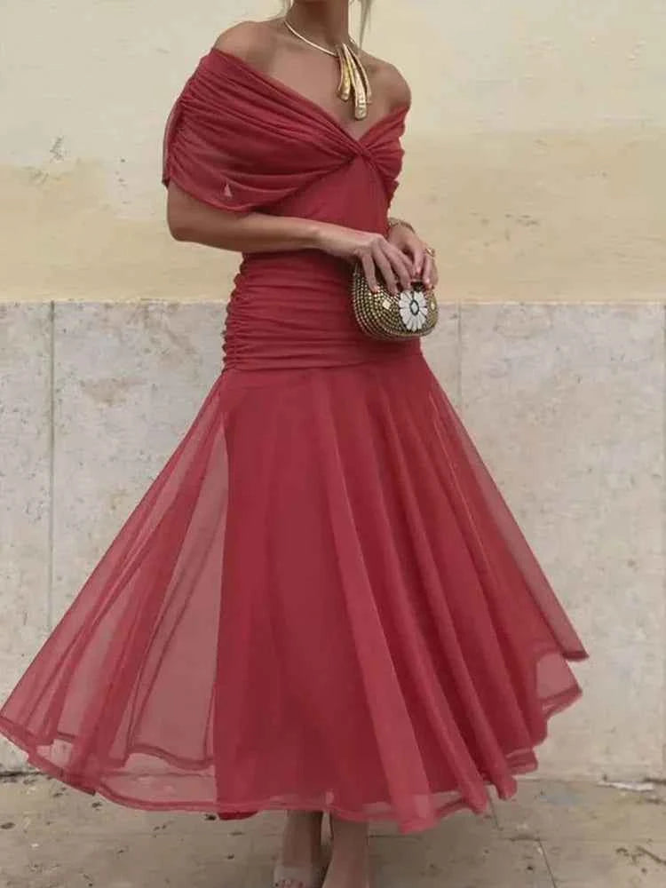 Lalayla | Elegant Dress With V-Neckline