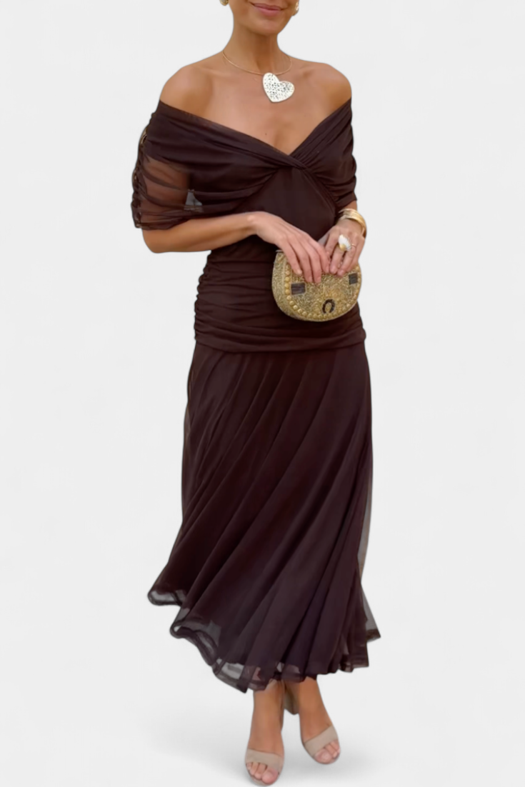 Lalayla | Elegant Dress With V-Neckline