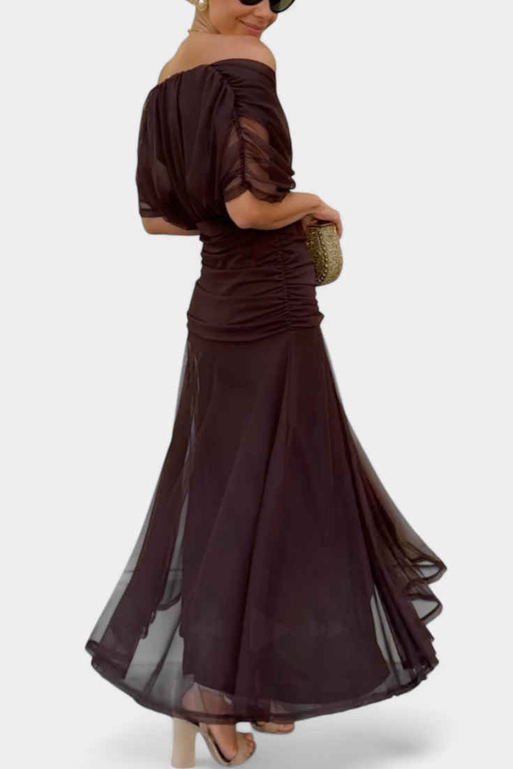 Lalayla | Elegant Dress With V-Neckline