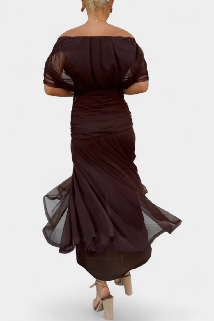 Lalayla | Elegant Dress With V-Neckline