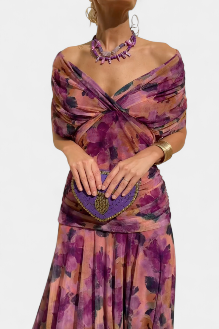 Lalayla | Elegant Dress With V-Neckline