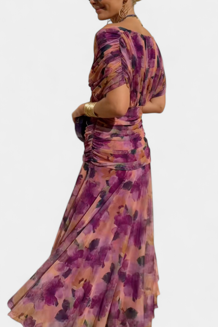 Lalayla | Elegant Dress With V-Neckline
