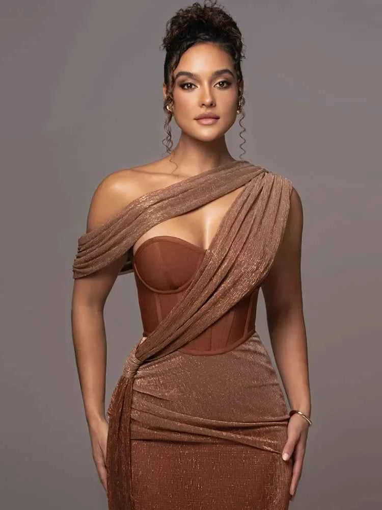 Women's Elegant Maxi Dress with Luxe Statement Design