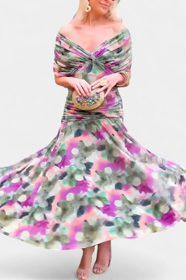 Lalayla | Elegant Dress With V-Neckline