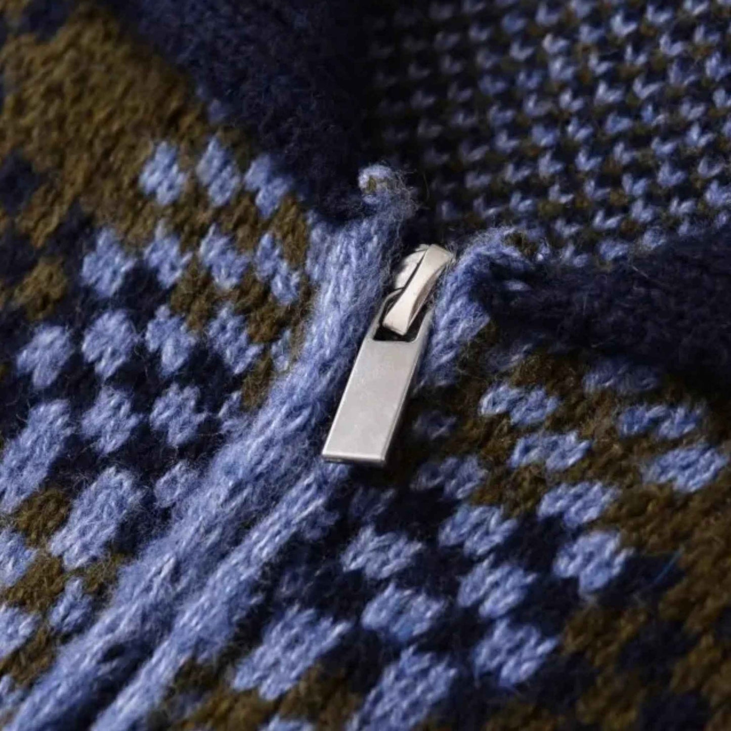 Women's Knitted Plaid Zipper Jacket with Collared Design