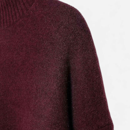 Women’s Vintage Turtleneck Sweater – Classic Winter Warmth