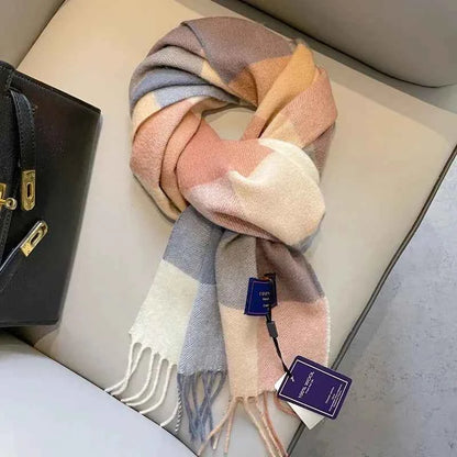 Timeless British Checkered Scarf in 100% Australian Wool - Unisex Autumn/Winter