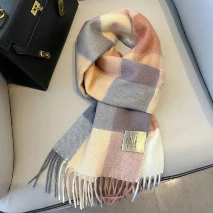 Timeless British Checkered Scarf in 100% Australian Wool - Unisex Autumn/Winter