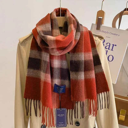 Timeless British Checkered Scarf in 100% Australian Wool - Unisex Autumn/Winter