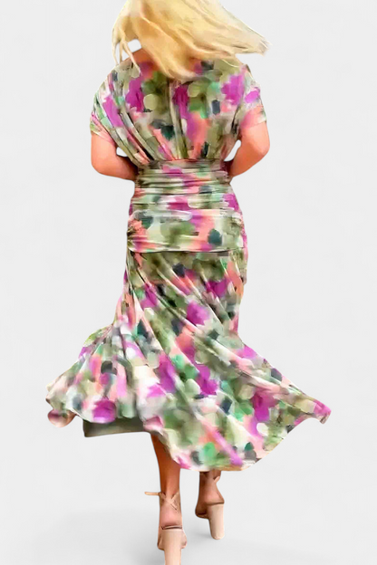 Lalayla | Elegant Dress With V-Neckline